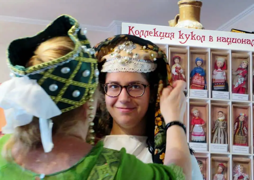 American student in a Slavic headdress